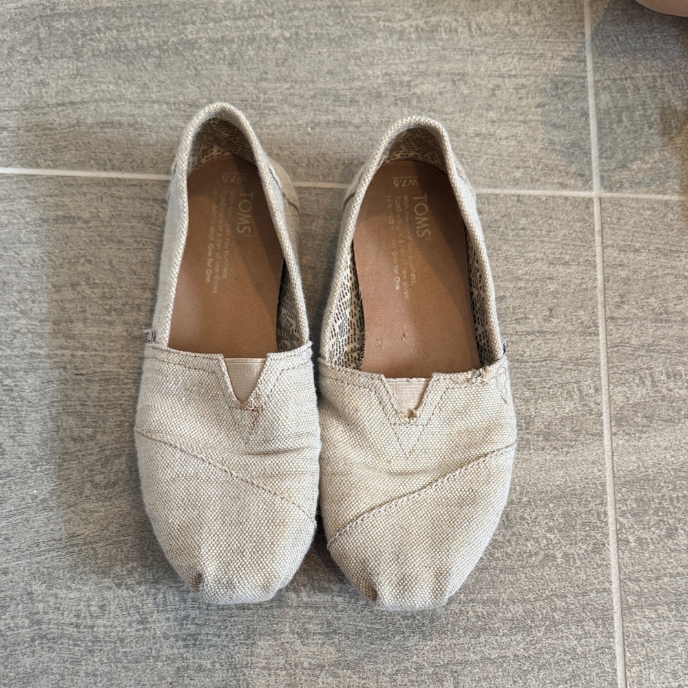 Toms Women’s Slip-On Canvas Flats — Light Tan